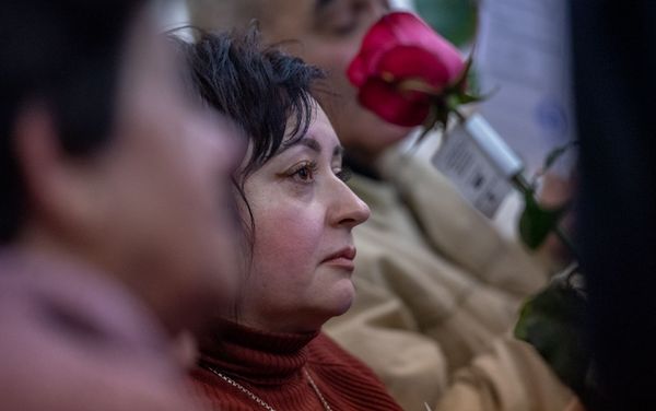 Церемония вручения сертификатов для приобретения недвижимости беженцам из Азербайджанской ССР (4 марта 2020). Еревaн Церемония вручения сертификатов для приобретения недвижимости беженцам из Азербайджанской ССР (4 марта 2020). Еревaн - Sputnik Армения