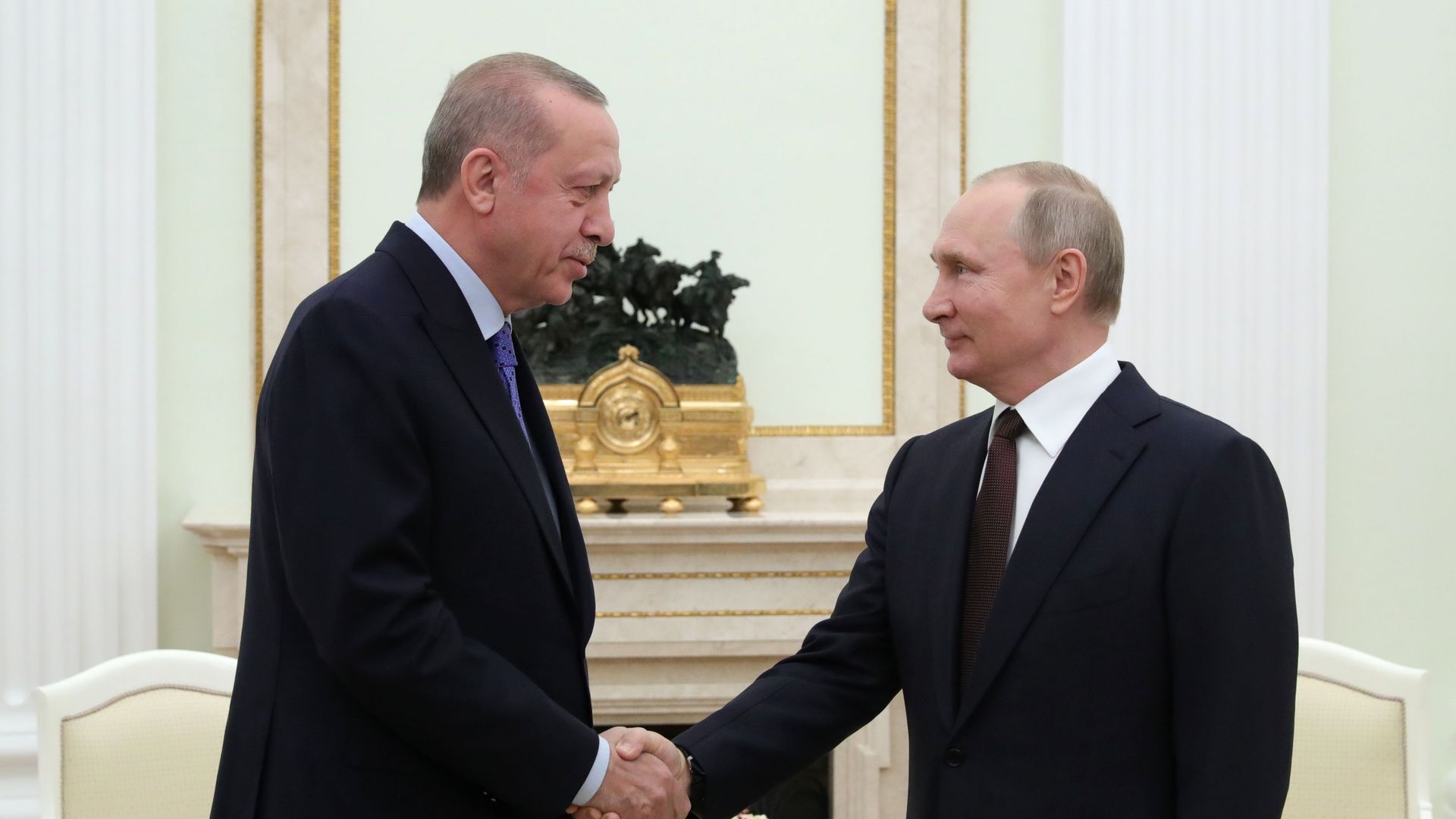 Президент России Владимир Путин и президент Турции Реджеп Тайип Эрдоган во время встречи (5 марта 2020). Москва Президент России Владимир Путин и президент Турции Реджеп Тайип Эрдоган во время встречи (5 марта 2020). Москва - Sputnik Армения, 1920, 12.05.2021