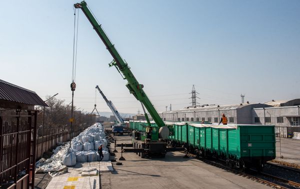 Ввод в строй новых вагонов Южно-Кавказской железной дороги для перевозки руды (9 марта 2020). Еревaн - Sputnik Армения