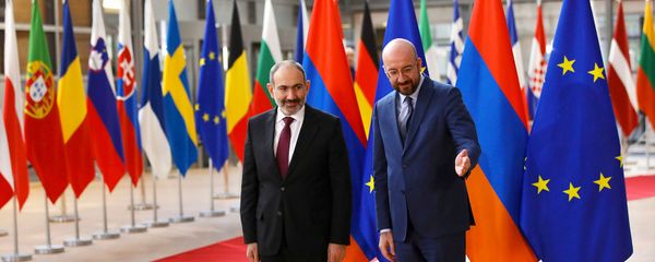 Встреча премьер-министра Армении Никола Пашиняна с председателем Совета ЕС Шарлем Мишелем (9 марта 2020). Брюссель - Sputnik Արմենիա