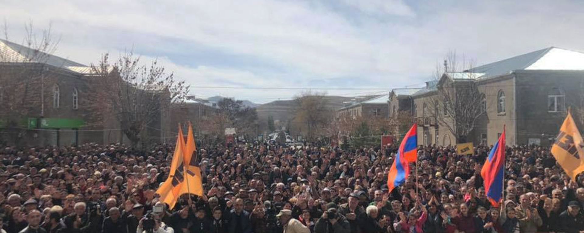 Агит-кампания премьер-министра Никола Пашиняна по вопросу конституционного референдума (11 марта 2020). Сисиан - Sputnik Արմենիա, 1920, 12.10.2021