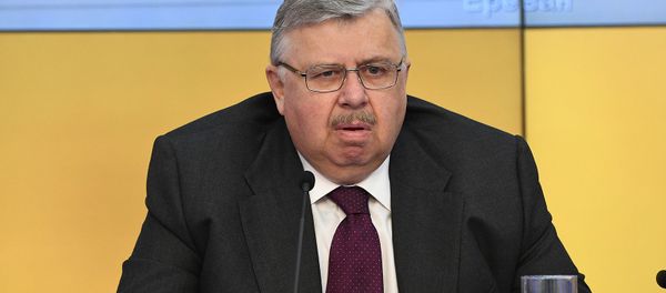 Председатель правления Евразийского банка развития Андрей Бельянинов во время видеомоста Москвa–Еревaн–Кишинев–Минск на тему: Региональная интеграция, сотрудничество Евразийского банка развития со странами ЕАЭС (11 марта 2020). Москвa Председатель правления Евразийского банка развития Андрей Бельянинов во время видеомоста Москвa–Еревaн–Кишинев–Минск на тему: Региональная интеграция, сотрудничество Евразийского банка развития со странами ЕАЭС (11 марта 2020). Москвa - Sputnik Армения