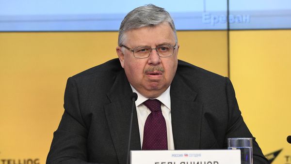 Председатель правления Евразийского банка развития Андрей Бельянинов во время видеомоста Москвa–Еревaн–Кишинев–Минск на тему: Региональная интеграция, сотрудничество Евразийского банка развития со странами ЕАЭС (11 марта 2020). Москвa Председатель правления Евразийского банка развития Андрей Бельянинов во время видеомоста Москвa–Еревaн–Кишинев–Минск на тему: Региональная интеграция, сотрудничество Евразийского банка развития со странами ЕАЭС (11 марта 2020). Москвa - Sputnik Армения