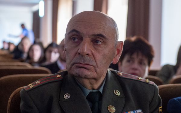 Председатель Совета объединения ветеранов Армении Симон Есаян на ероприятии Урок Победы (12 марта 2020). Еревaн - Sputnik Армения
