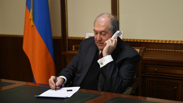 Президент Армен Саркисян провел телефонный разговор Президент Армен Саркисян провел телефонный разговор - Sputnik Армения