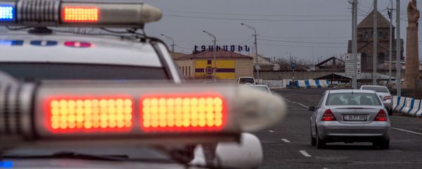 Контрольно-пропускной пункт при выезде из Эчмиадзина (17 марта 2020). Армавир - Sputnik Արմենիա