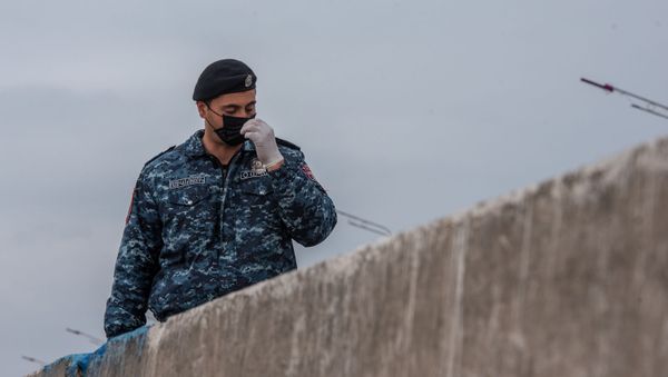 Контрольно-пропускной пункт при выезде из Эчмиадзина (17 марта 2020). Армавир - Sputnik Արմենիա