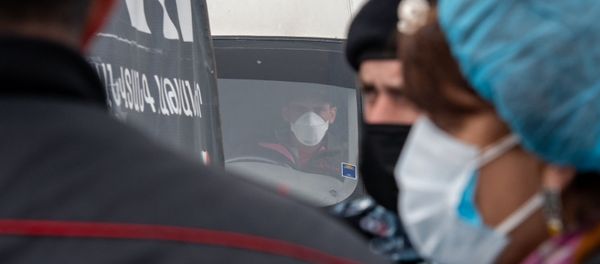 Контрольно-пропускной пункт при выезде из Эчмиадзина (17 марта 2020). Армавир Контрольно-пропускной пункт при выезде из Эчмиадзина (17 марта 2020). Армавир - Sputnik Արմենիա