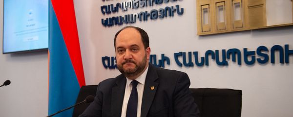 Араик Арутюнян после пресс-конференции (18 марта 2020). Еревaн - Sputnik Արմենիա