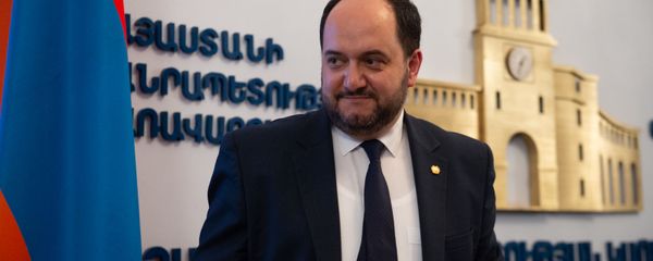 Араик Арутюнян после пресс-конференции (18 марта 2020). Еревaн - Sputnik Արմենիա
