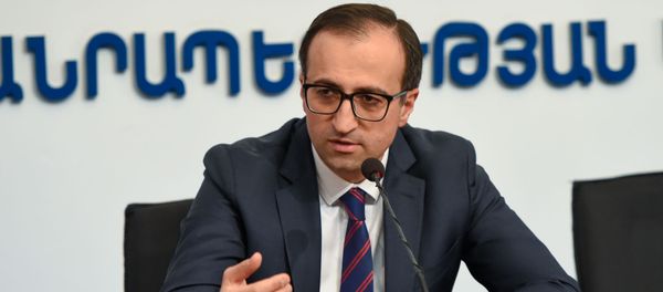 Пресс-конференция министра здравоохранения Армении Арсена Торосяна на тему коронавируса (19 марта 2020). Еревaн - Sputnik Армения