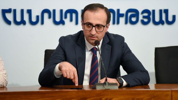 Пресс-конференция министра здравоохранения Армении Арсена Торосяна на тему коронавируса (19 марта 2020). Еревaн - Sputnik Արմենիա