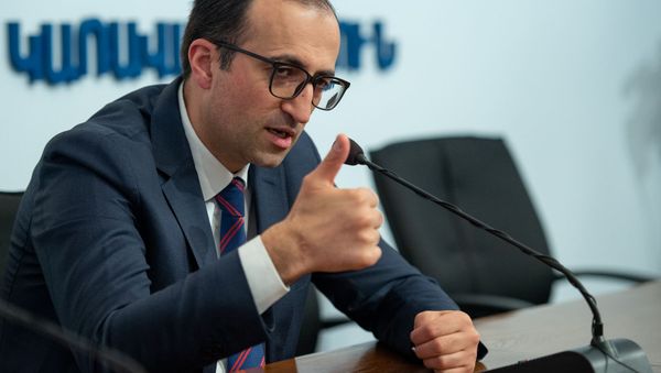 Пресс-конференция министра здравоохранения Армении Арсена Торосяна на тему коронавируса (19 марта 2020). Еревaн - Sputnik Армения