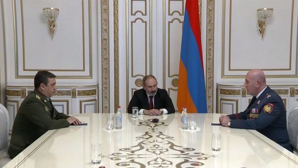 Премьер-министр Никол Пашинян принял глав полиции и СНБ Армении (20 марта 2020). Еревaн Премьер-министр Никол Пашинян принял глав полиции и СНБ Армении (20 марта 2020). Еревaн - Sputnik Армения