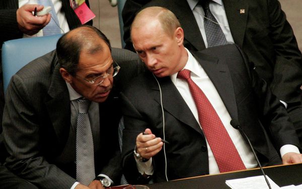 Президент РФ Владимир Путин и министр иностранных дел РФ Сергей Лавров на заседании Совета Безопасности ООН (15 сентября 2005). Нью-Йорк - Sputnik Армения