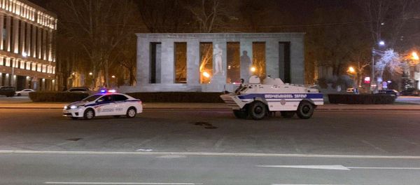 Полицейская бронетехника на площади Шаумяна (24 марта 2020). Еревaн - Sputnik Армения