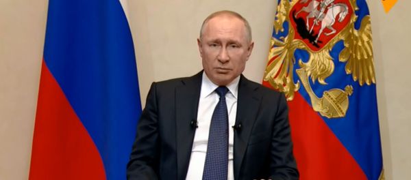 Владимир Путин выступает с обращением к нации в связи с коронавирусом - Sputnik Армения