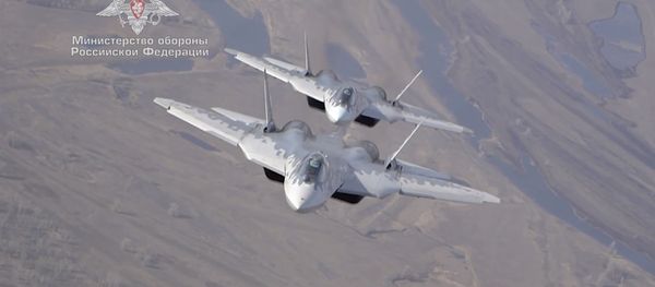 Су-57: российские летчики продемонстрировали возможности новейших истребителей Су-57: российские летчики продемонстрировали возможности новейших истребителей - Sputnik Армения