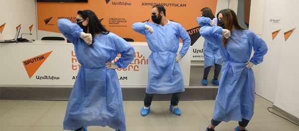 Флешмоб-танец сотрудников Sputnik Армения (26 марта 2020). Еревaн - Sputnik Армения