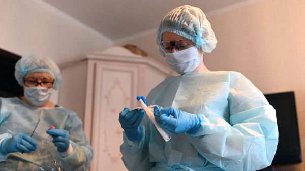 Пробирка с биоматериалом, взятым у пациента на наличие короновирусной инфекции - Sputnik Армения