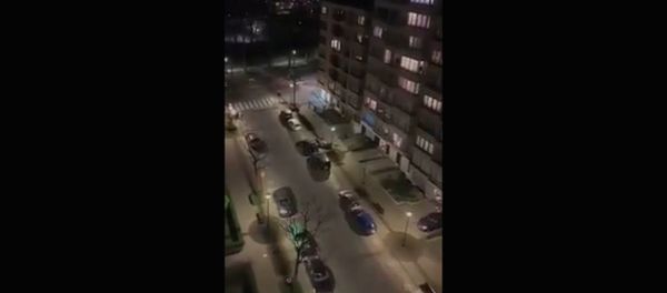 Армянин с балкона поет для жителей Брюсселя песни Азнавура Армянин с балкона поет для жителей Брюсселя песни Азнавура - Sputnik Արմենիա
