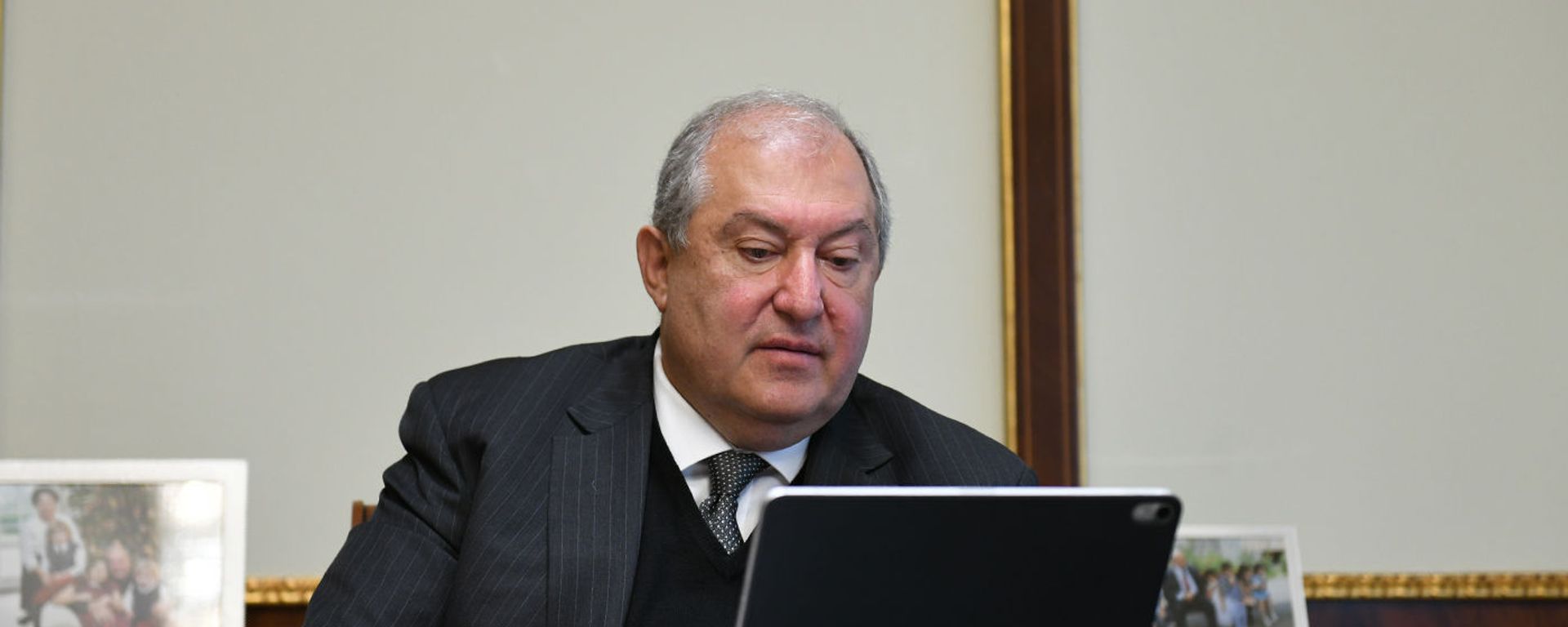 Президент Армен Саркисян и посол Индии в Армении по видеосвязи обсудили ситуацию с новым коронавирусом (30 марта 2020). Еревaн - Sputnik Армения, 1920, 21.06.2021