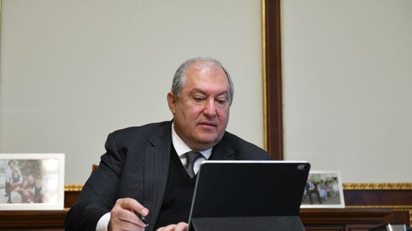 Президент Армен Саркисян и посол Индии в Армении по видеосвязи обсудили ситуацию с новым коронавирусом (30 марта 2020). Еревaн - Sputnik Արմենիա