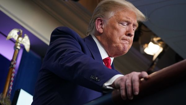 Президент США Дональд Трамп во время ежедневного брифинга по новому коронавирусу COVID-19 в Белом доме (31 марта 2020). Вашингтон - Sputnik Армения