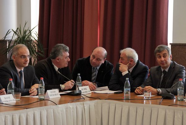 Обсуждения по новому избирательному кодексу Армении Обсуждения по новому избирательному кодексу Армении - Sputnik Армения