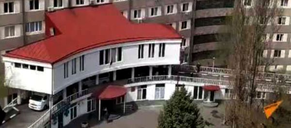 В больнице Григор Лусаворич начался вывоз больных для подготовки к приему зараженных коронавирусом В больнице Григор Лусаворич начался вывоз больных для подготовки к приему зараженных коронавирусом - Sputnik Армения