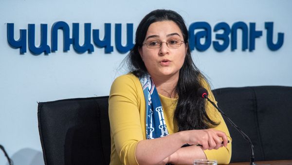 Пресс-секретарь министерства иностранных дел Армении Анна Нагдалян на пресс-конференции (18 марта 2020). Еревaн - Sputnik Արմենիա
