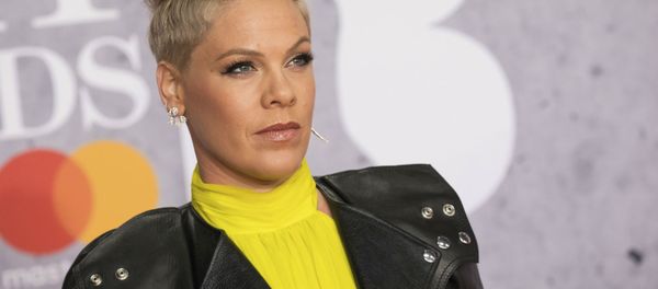 Певица Pink позирует фотографам по прибытии на Brit Awards (20 февраля 2019). Лондон - Sputnik Армения
