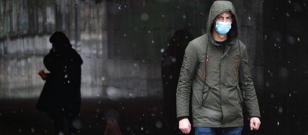 Прохожие в подземном переходе в районе площади Тверская застава в Москве Прохожие в подземном переходе в районе площади Тверская застава в Москве - Sputnik Արմենիա
