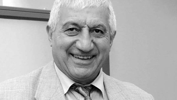 Профессор, доктор физ-мат наук Мишик Казарян Профессор, доктор физ-мат наук Мишик Казарян - Sputnik Армения