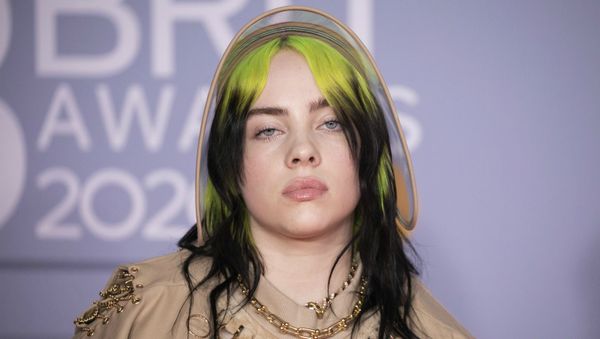 Билли Эйлиш позирует фотографам на Brit Awards (18 февраля 2020). Лондон - Sputnik Армения