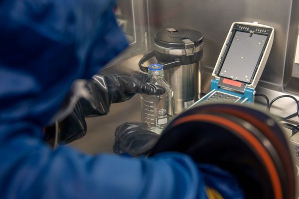 Презентация российской мобильной лаборатории по диагностике коронавируса (9 апреля 2020). Еревaн Презентация российской мобильной лаборатории по диагностике коронавируса (9 апреля 2020). Еревaн - Sputnik Армения