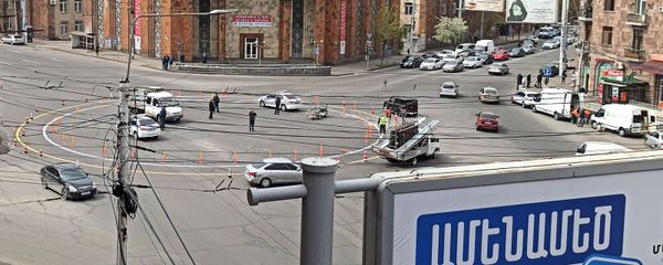Перекресток проспекта Аршакуняц и улицы Гарегина Нжде Перекресток проспекта Аршакуняц и улицы Гарегина Нжде - Sputnik Արմենիա