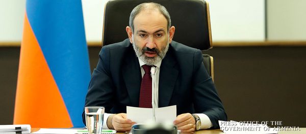 Премьер-министр Армении Никол Пашинян во время межправительственного совета ЕЭК (10 апреля 2020). Еревaн - Sputnik Արմենիա