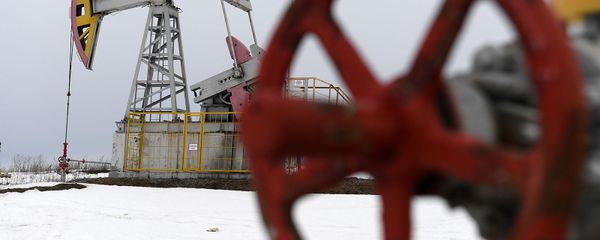 Нефтяная качалка. Архивное фото Нефтяная качалка. Архивное фото - Sputnik Армения