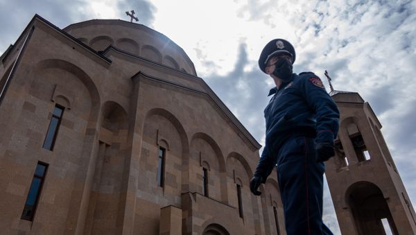 Праздник Пасхи во время ЧС (12 апреля 2020). Еревaн - Sputnik Արմենիա