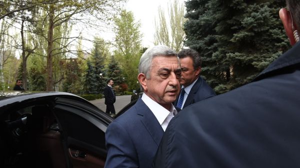 Третий президент Армении Серж Саргсян на заседании апрельской комиссии в парламенте (16 апреля 2020). Еревaн - Sputnik Армения
