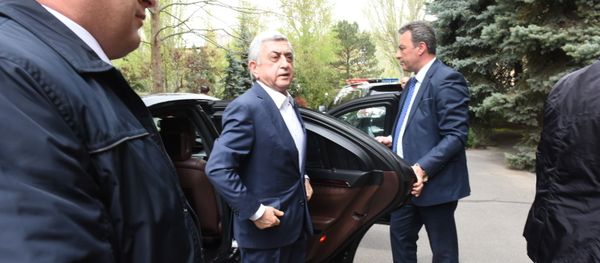 Третий президент Армении Серж Саргсян на заседании апрельской комиссии в парламенте (16 апреля 2020). Еревaн - Sputnik Արմենիա