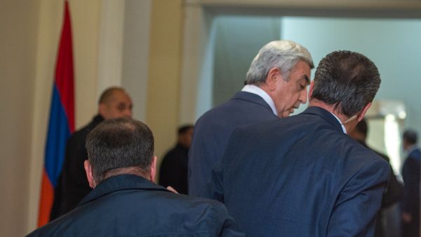 Третий президент Армении Серж Саргсян на заседании апрельской комиссии в парламенте (16 апреля 2020). Еревaн Третий президент Армении Серж Саргсян на заседании апрельской комиссии в парламенте (16 апреля 2020). Еревaн - Sputnik Армения