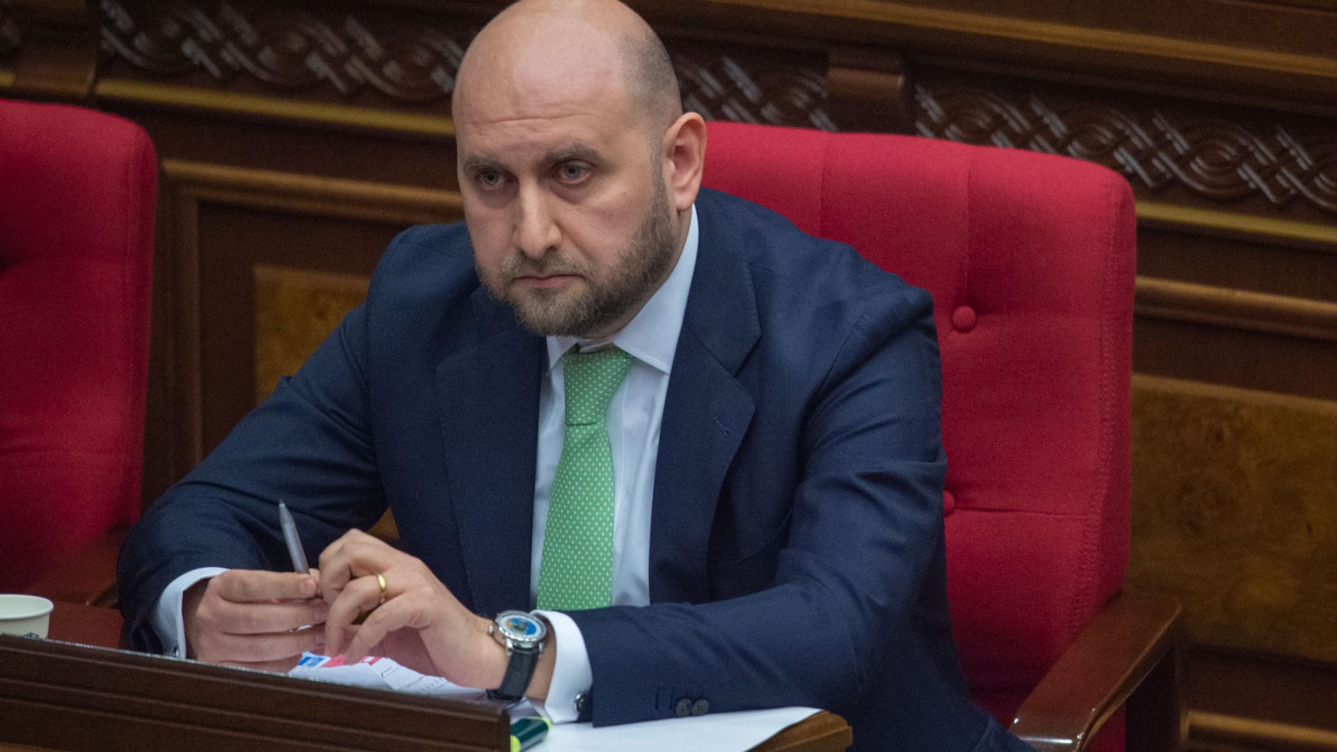 Кандидат на пост председателя ЦБ Мартин Галстян на заседании Национального собрания (16 апреля 2020). Еревaн Кандидат на пост председателя ЦБ Мартин Галстян на заседании Национального собрания (16 апреля 2020). Еревaн - Sputnik Արմենիա, 1920, 04.05.2021