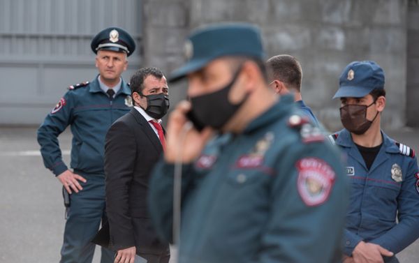 Протест армян, граждан РФ, у российского посольства (16 апреля 2020). Еревaн Протест армян, граждан РФ, у российского посольства (16 апреля 2020). Еревaн - Sputnik Армения