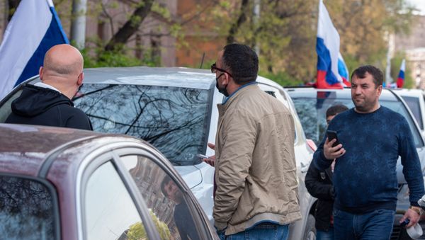 Протест армян, граждан РФ, у российского посольства (16 апреля 2020). Еревaн Протест армян, граждан РФ, у российского посольства (16 апреля 2020). Еревaн - Sputnik Армения