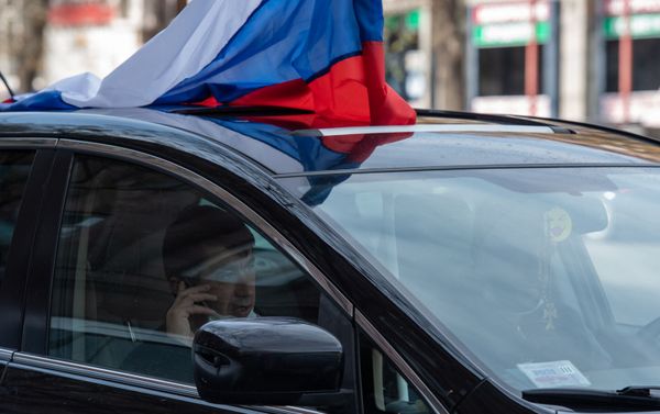 Протест армян, граждан РФ, у российского посольства (16 апреля 2020). Еревaн Протест армян, граждан РФ, у российского посольства (16 апреля 2020). Еревaн - Sputnik Армения