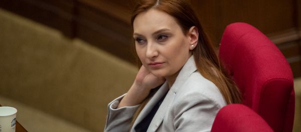 Министр культуры Лилит Макунц на заседании Национального собрания (16 апреля 2020). Еревaн Министр культуры Лилит Макунц на заседании Национального собрания (16 апреля 2020). Еревaн - Sputnik Армения