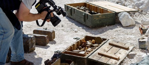 Боеприпасы, найденные в бункере террористов в пещере (14 октября 2019). Идлиб - Sputnik Արմենիա