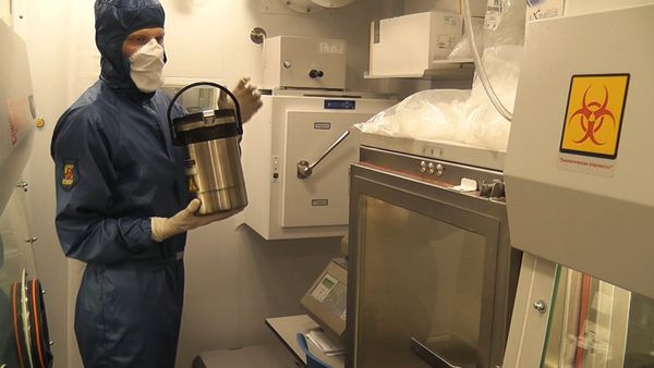Российские специалисты изучают пробы на наличие коронавируса у армянских и российских военнослужащих. - Sputnik Армения